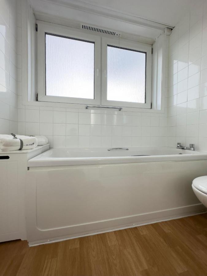 Scandi Style Apartment With Stunning Views Linlithgow Kültér fotó